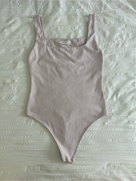 Aritzia Tops - Aritzia Original Contour Pursue Squareneck Bodysuit